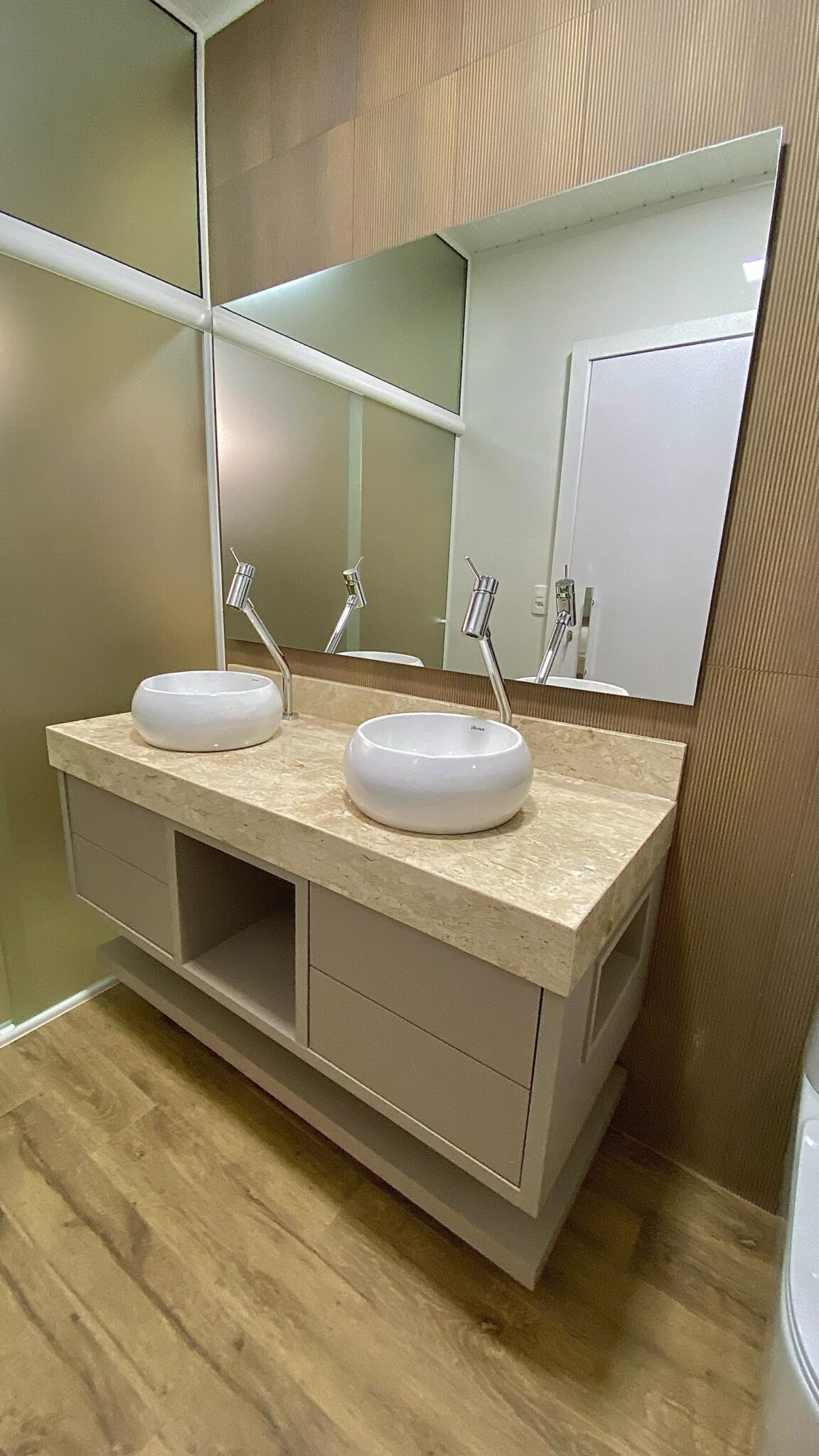 0645E790-E13C-4216-BAAA-3224B307388D